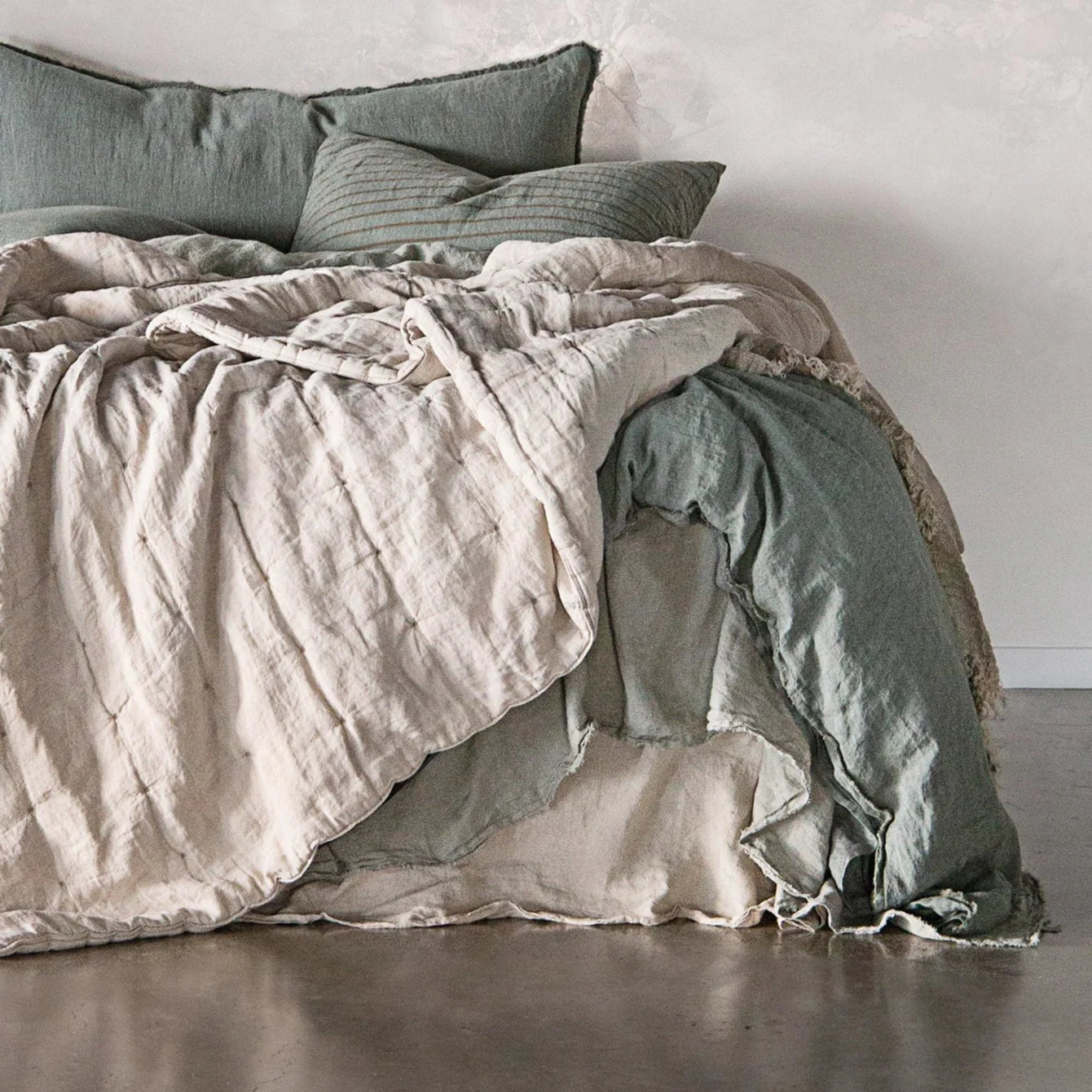 King Bed Skirt 182 x 203 cm