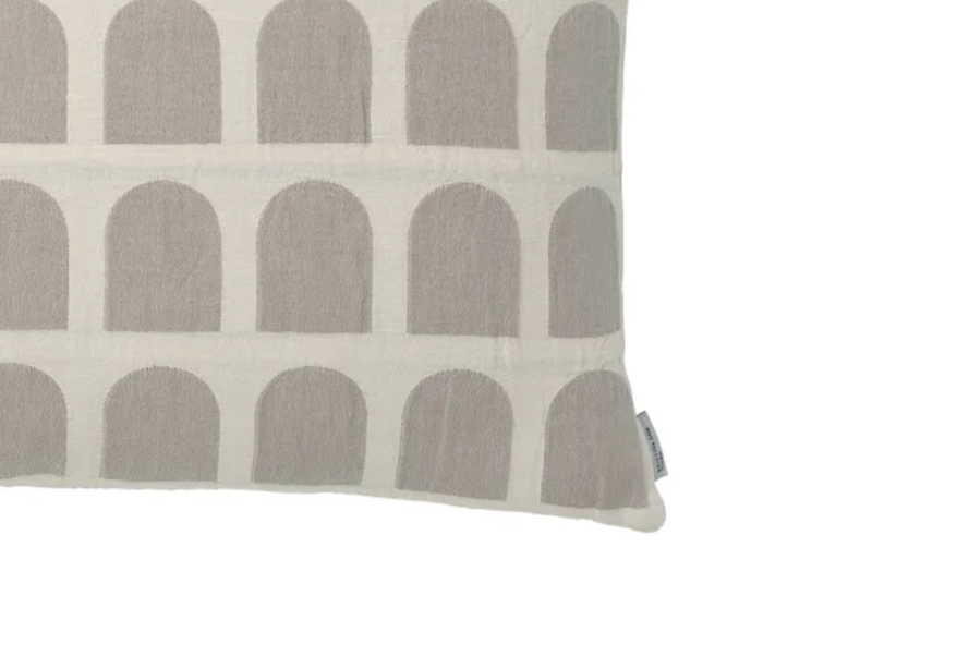 KRISTINA DAM | Arch Cushion | Off White/Beige