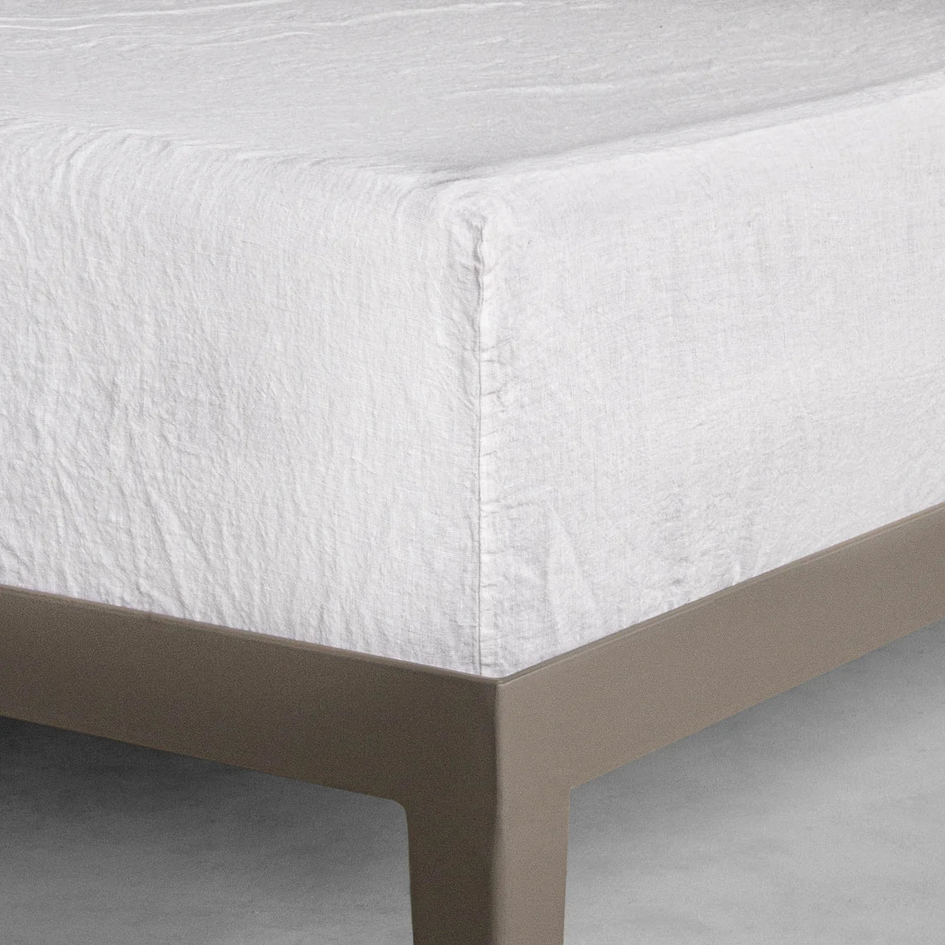 Basix Linen Fitted Sheet