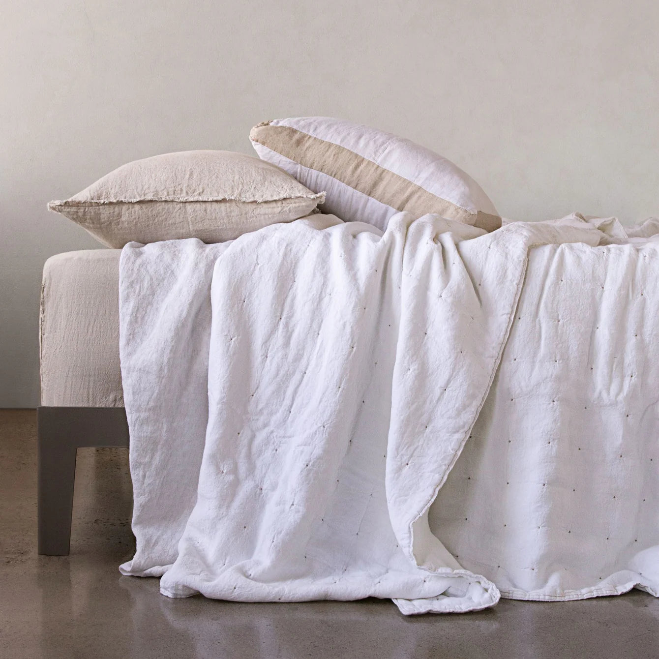 Basix Linen Coverlet - Ayrton