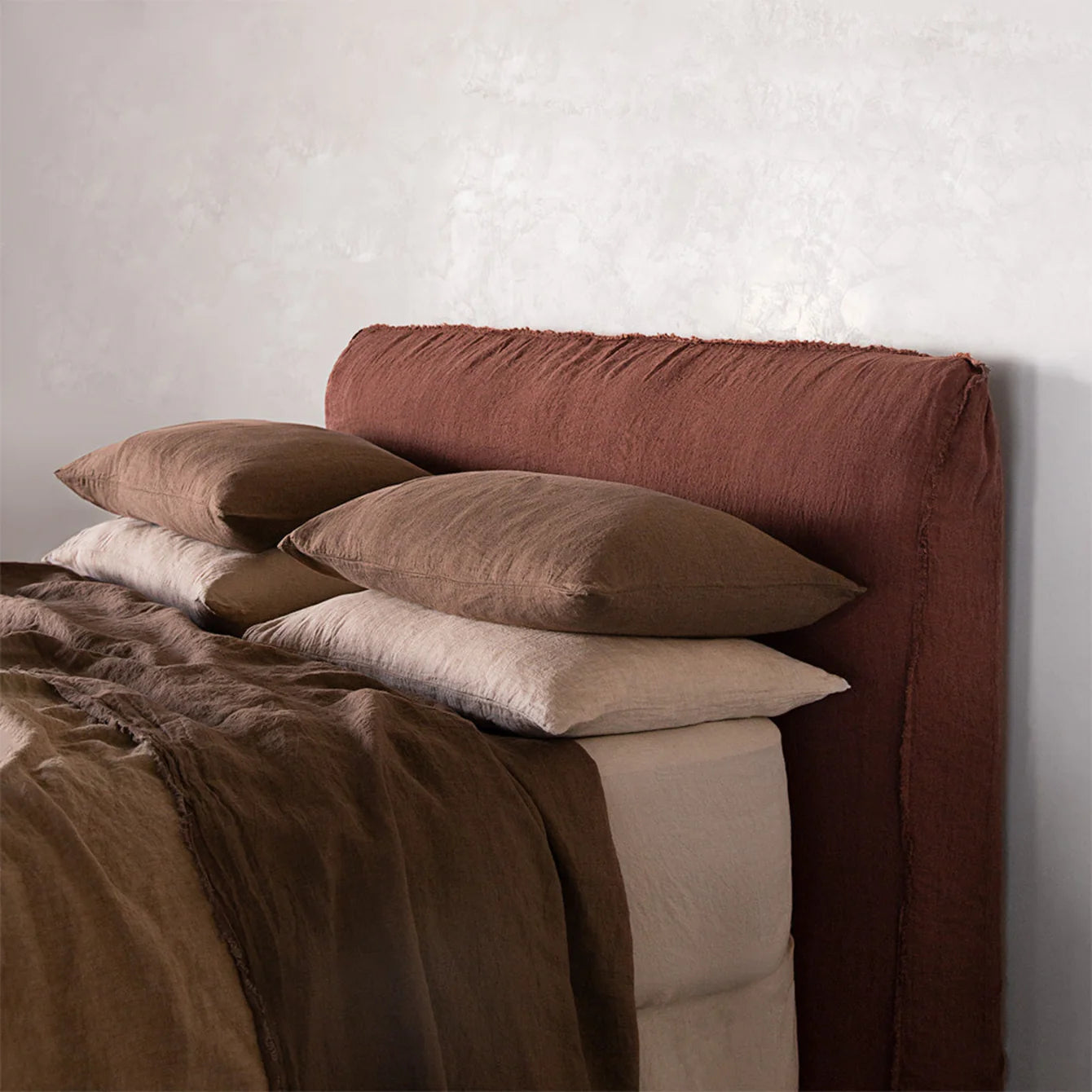 Basix Standard Linen Pillowcase 50 x 70 cm