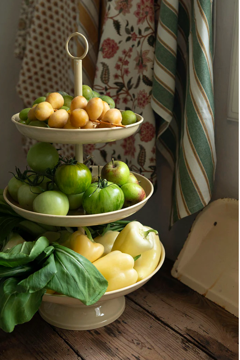 Etagere 3 Tier Stand | Parrot