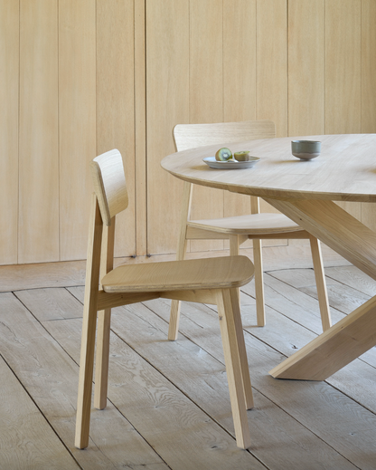 Circle Oak Dining Table