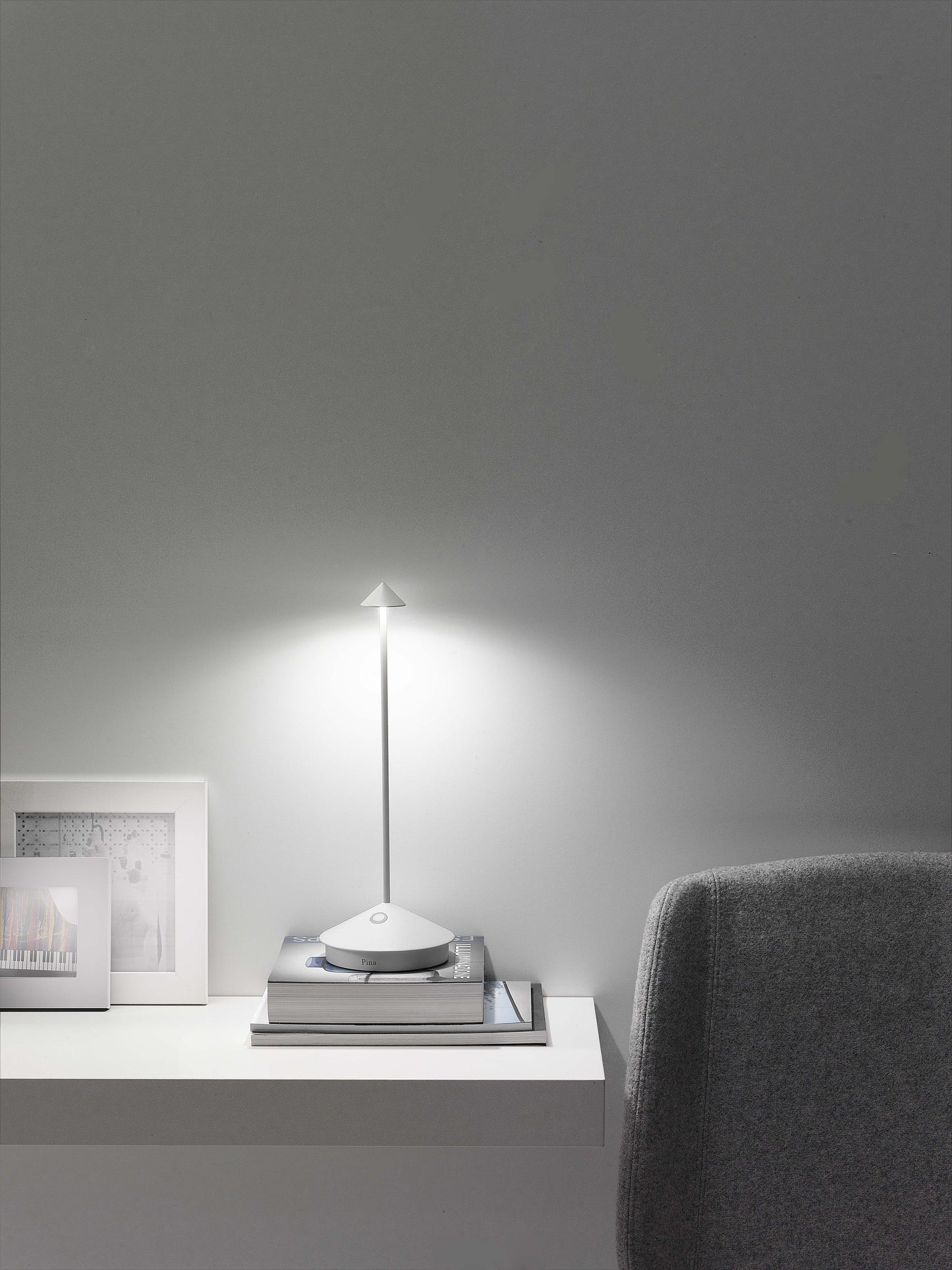 Zafferano Pina Table Lamp